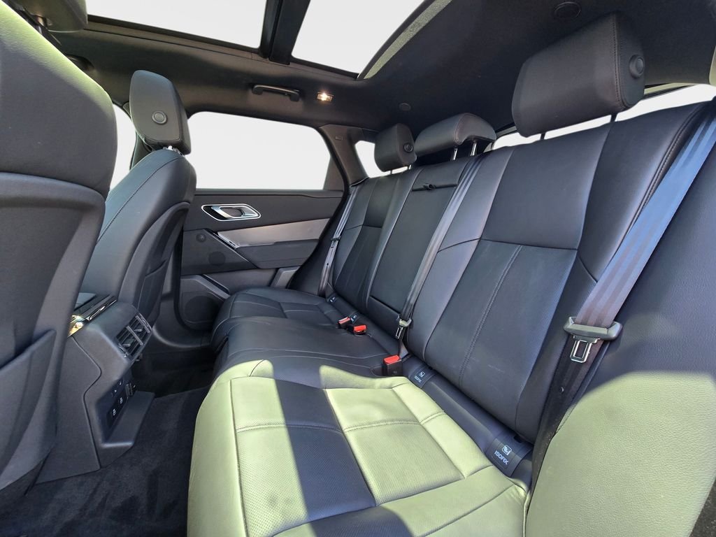 Certified Used 2025 White Land Rover Dynamic SE image 17