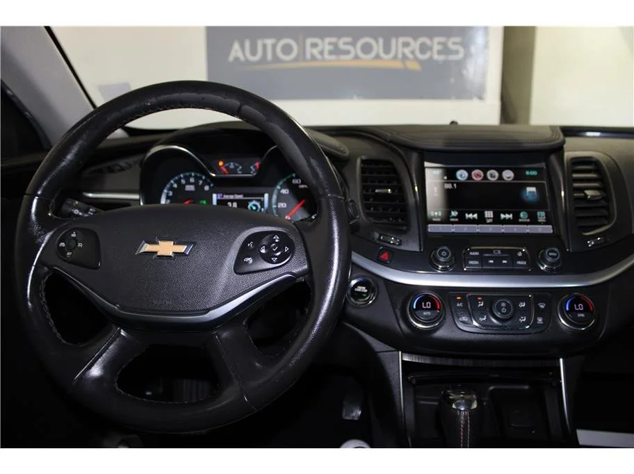Used 2019 Mosaic Black Metallic Chevrolet LT image 34