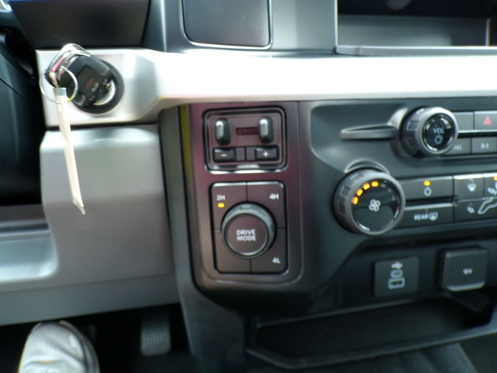 New 2026 Carbonized Gray Metallic Ford F-450® XLT image 12