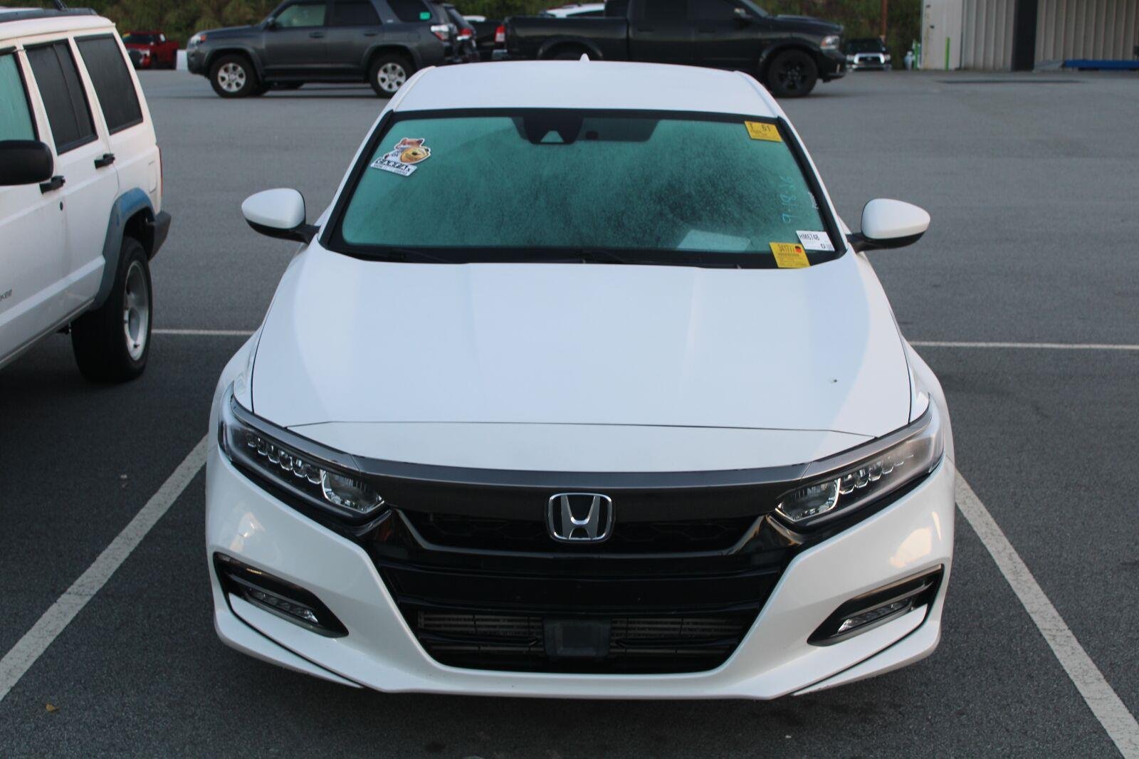 Used 2020 Platinum White Pearl Honda Sport image 2