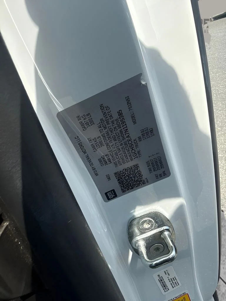 Used 2022 White Chevrolet LT image 19