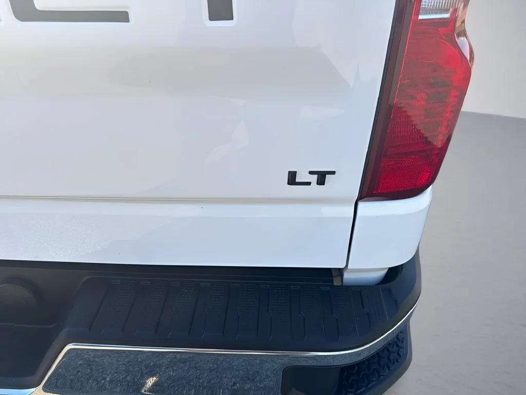 Used 2024 Summit White Chevrolet LT image 77