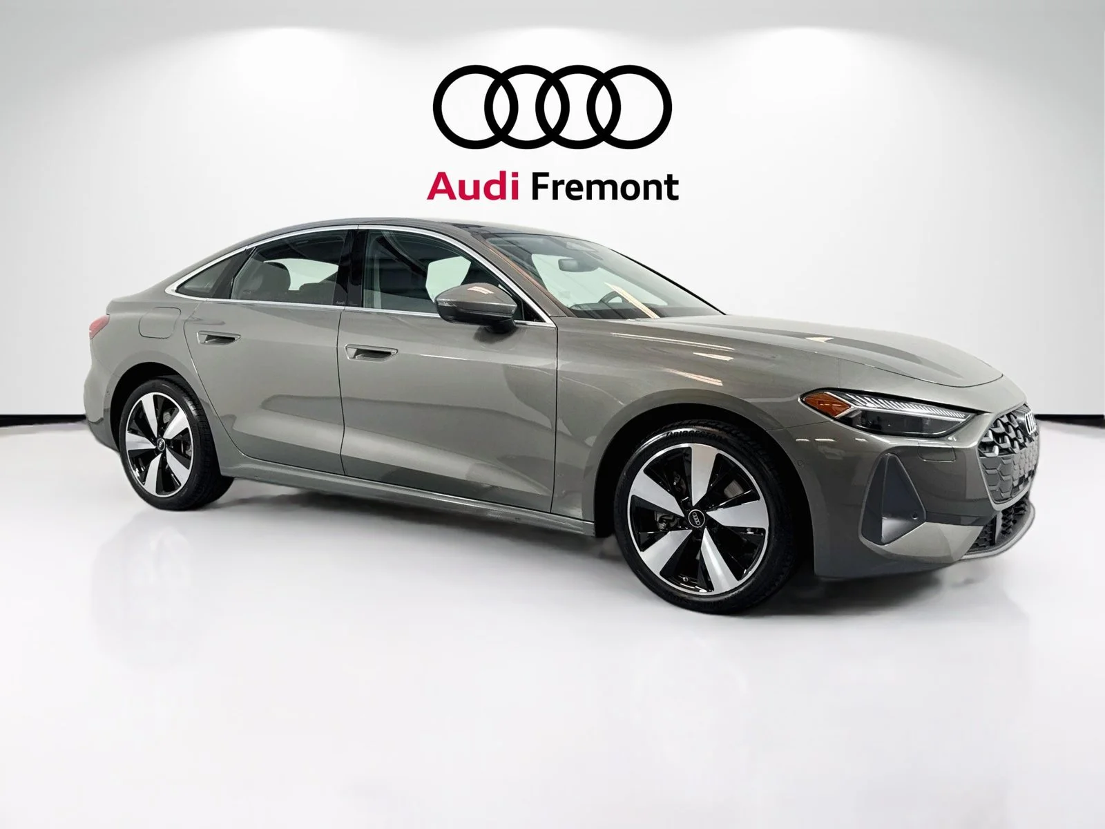 Used 2025 Chronos Gray Me Audi Premium Plus image 3