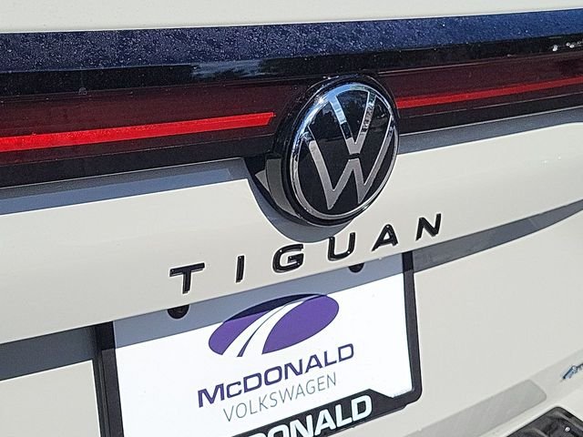 New 2026 Beige/tan Volkswagen 2.0T SE R-Line Black image 16