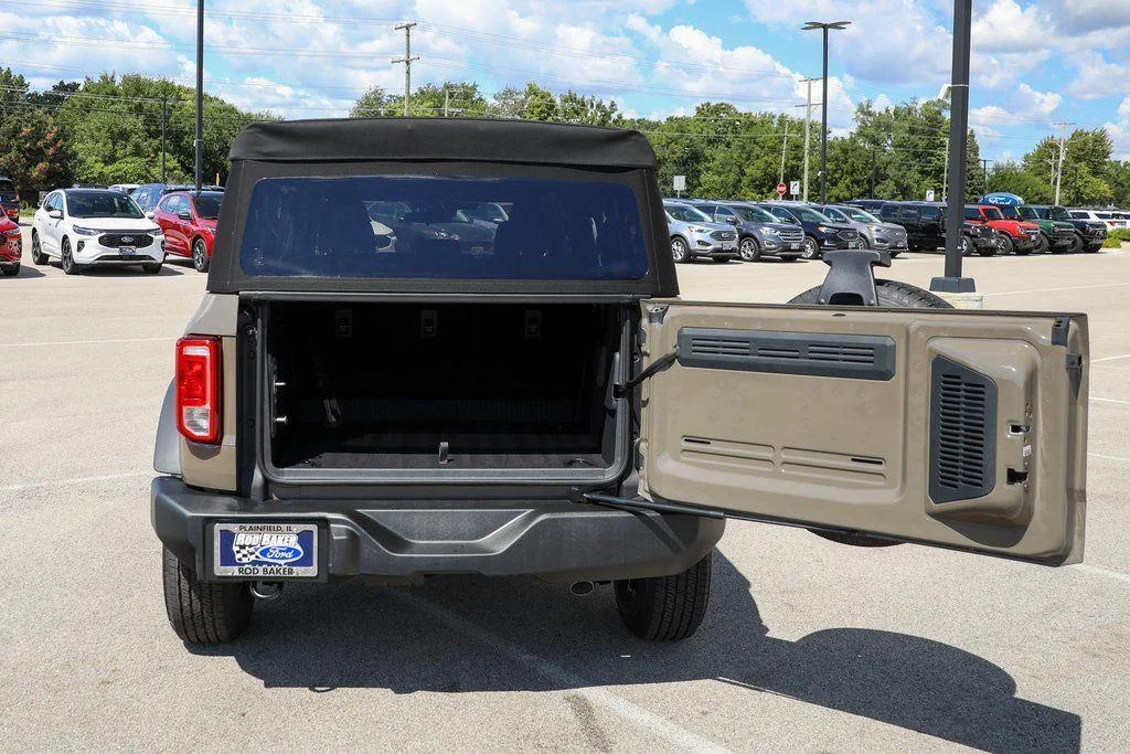 2025 Ford Bronco 4-Door Base - Photo 12