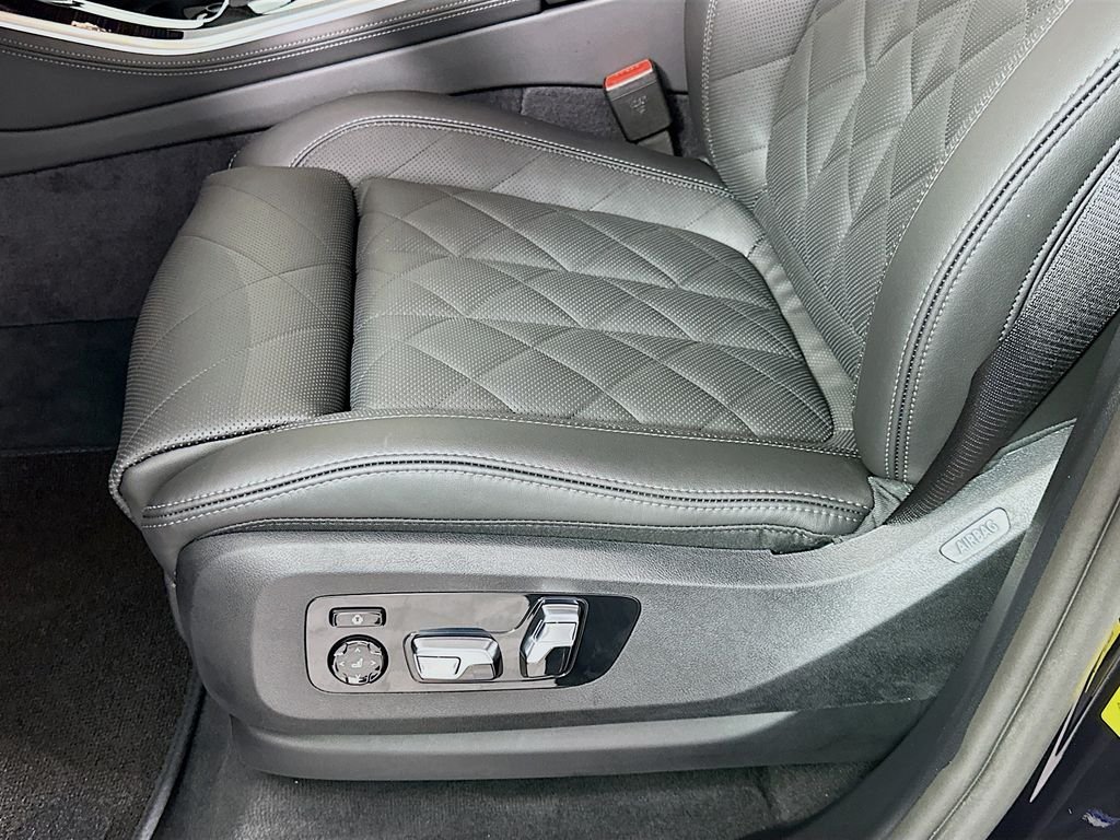 New 2026 Carbon Black Metallic BMW xDrive50e image 21