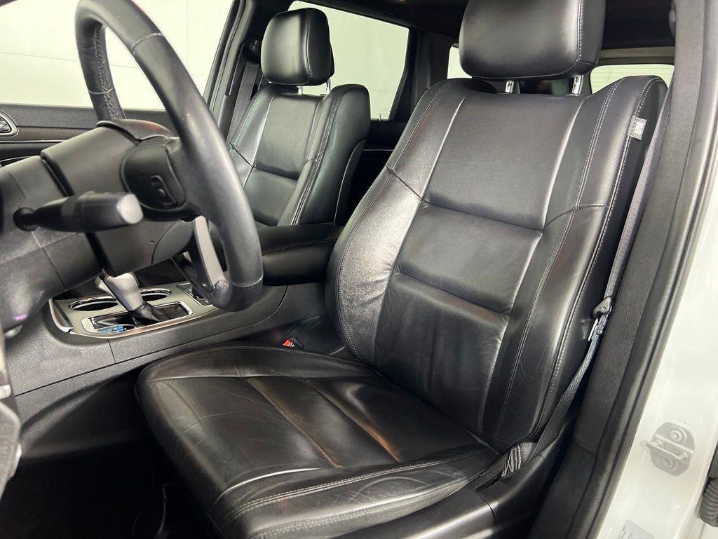 Used 2018 Bright White Clearcoat Jeep Limited image 13