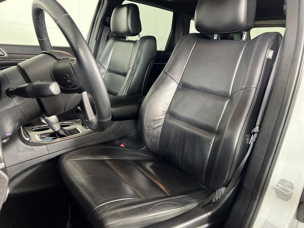 Used 2018 Bright White Clearcoat Jeep Limited image 13