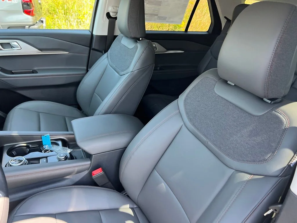 New 2026 Star White Metallic Tri-Coat Ford Active image 13