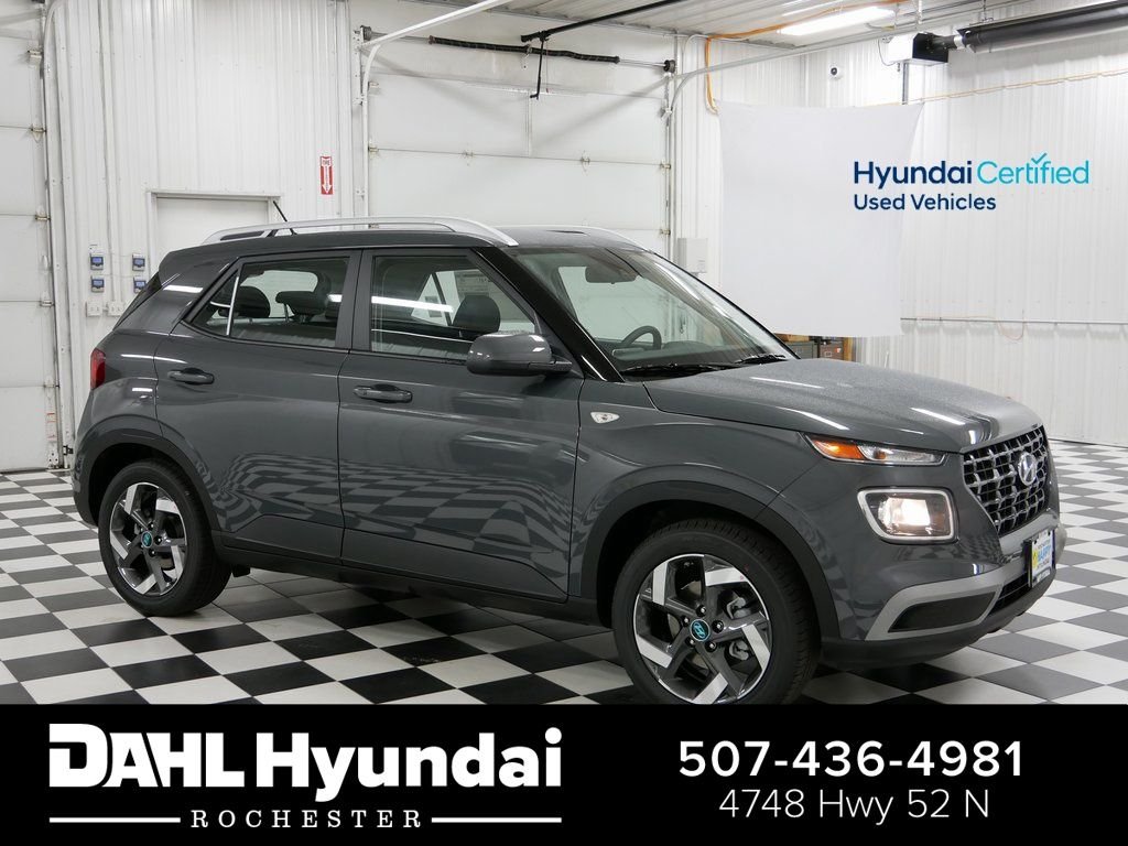 2026 Hyundai Venue SEL w/ 2-Tone Roof IVT's photo
