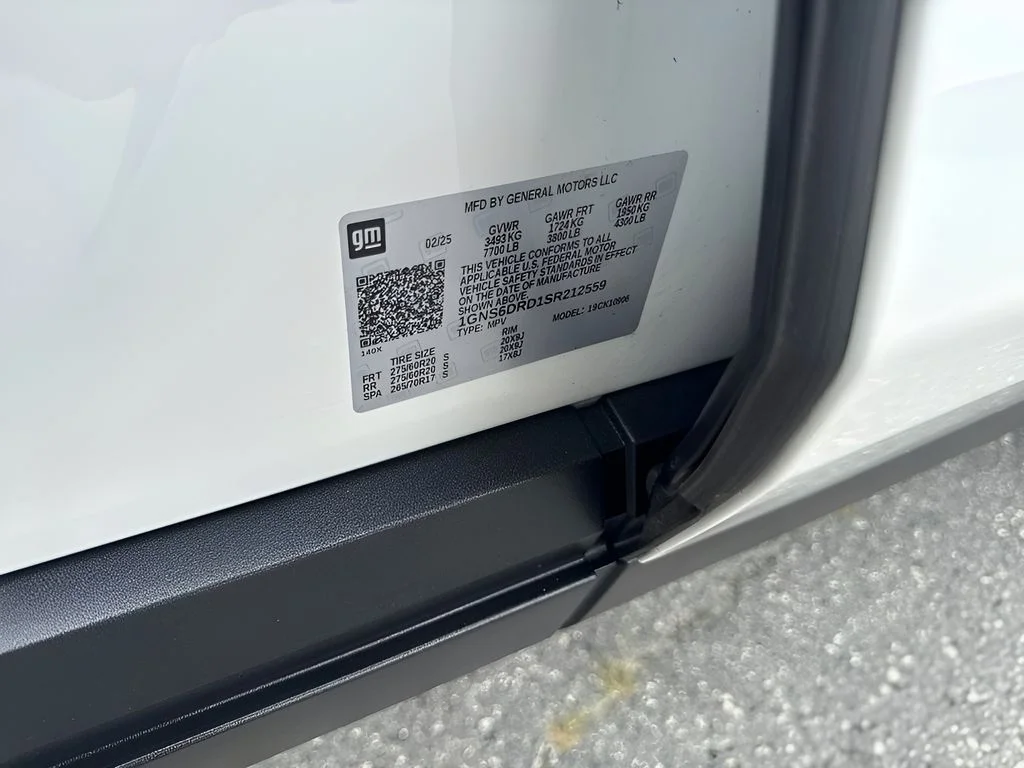 Used 2025 Beige Chevrolet Z71 image 27