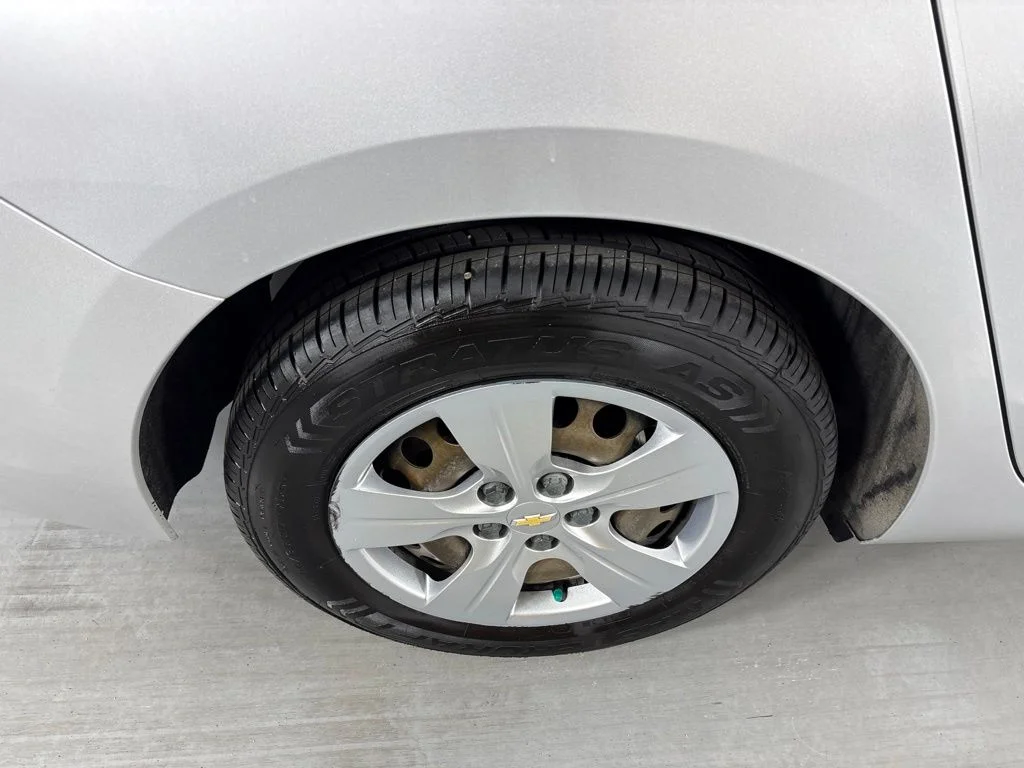 Used 2018 Silver Chevrolet LS image 10