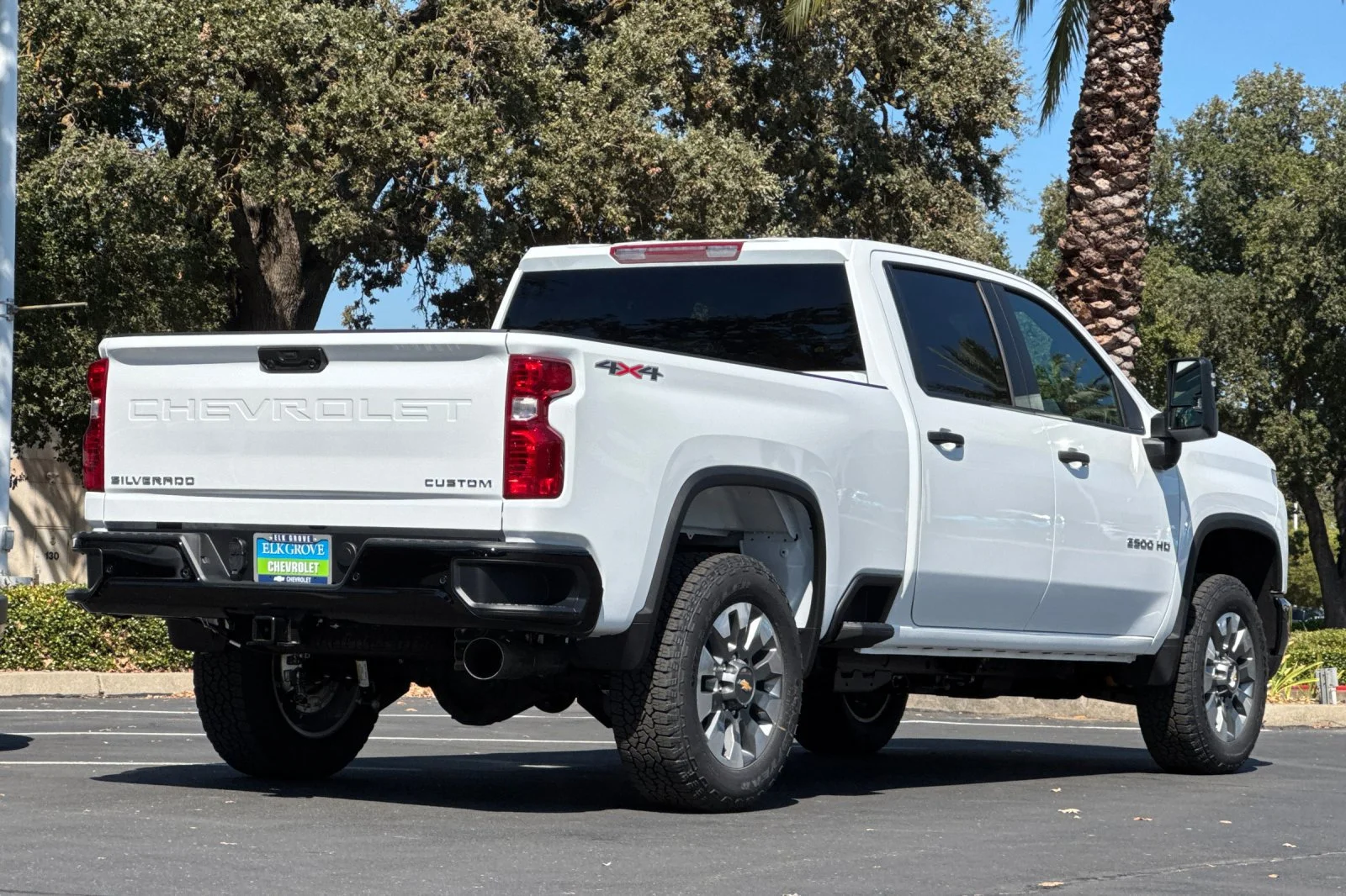 2026 Chevrolet Silverado 2500 HD Custom view 3