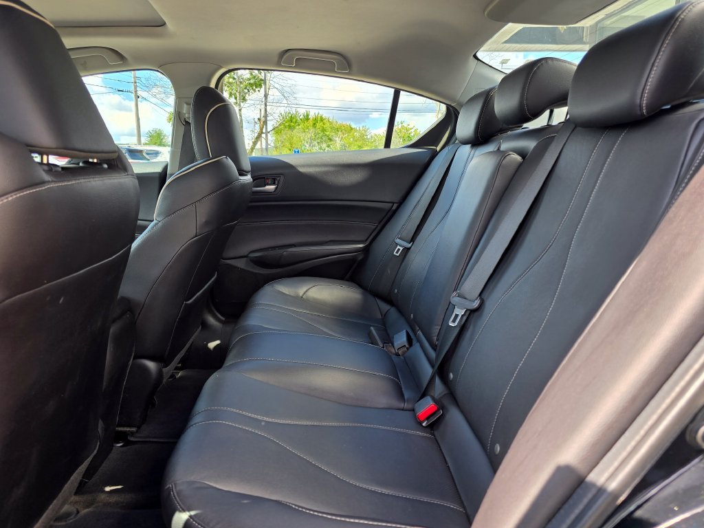Used 2020  Acura Premium Package image 18