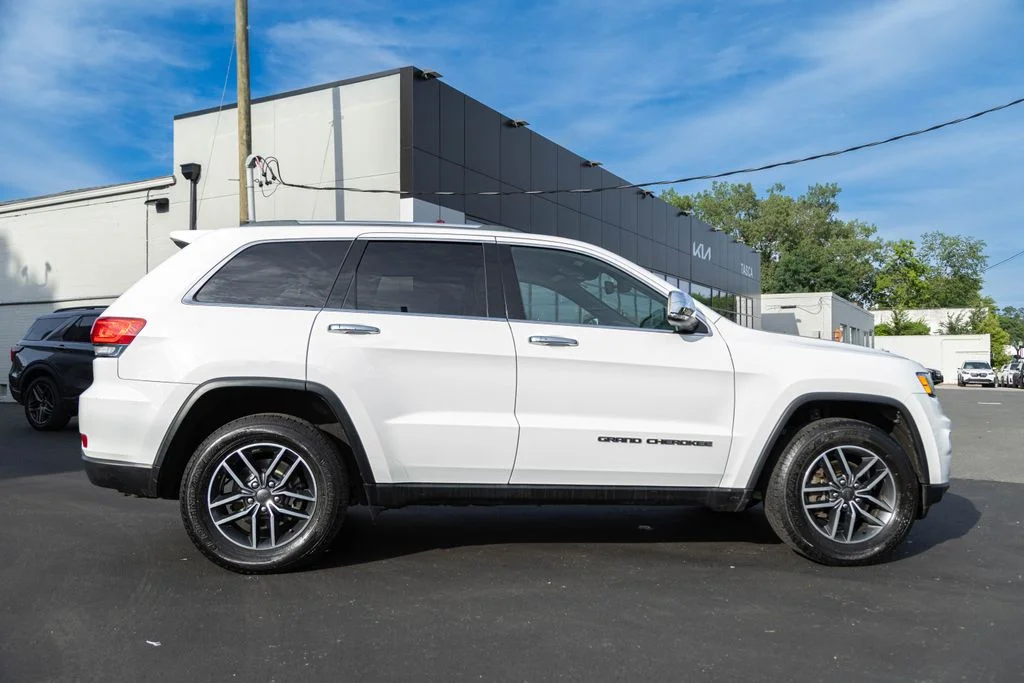 Used 2019 White Jeep Limited image 7