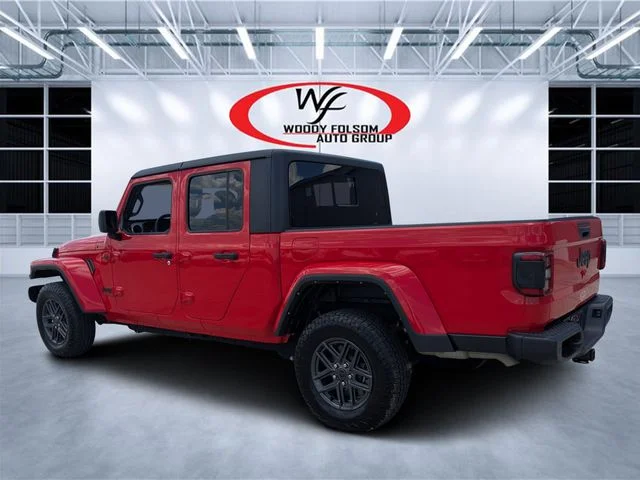 Used 2024 Red Jeep Sport S image 5