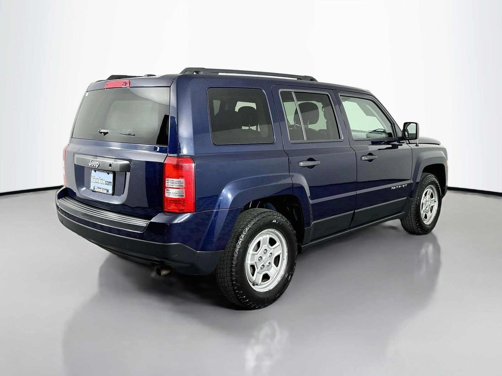 Used 2017 True Blue Pearlcoat Jeep Sport image 7