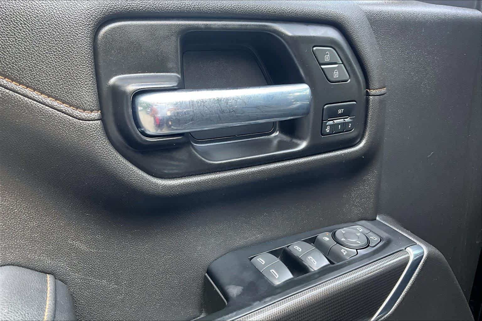 Used 2021 Onyx Black GMC AT4 image 31
