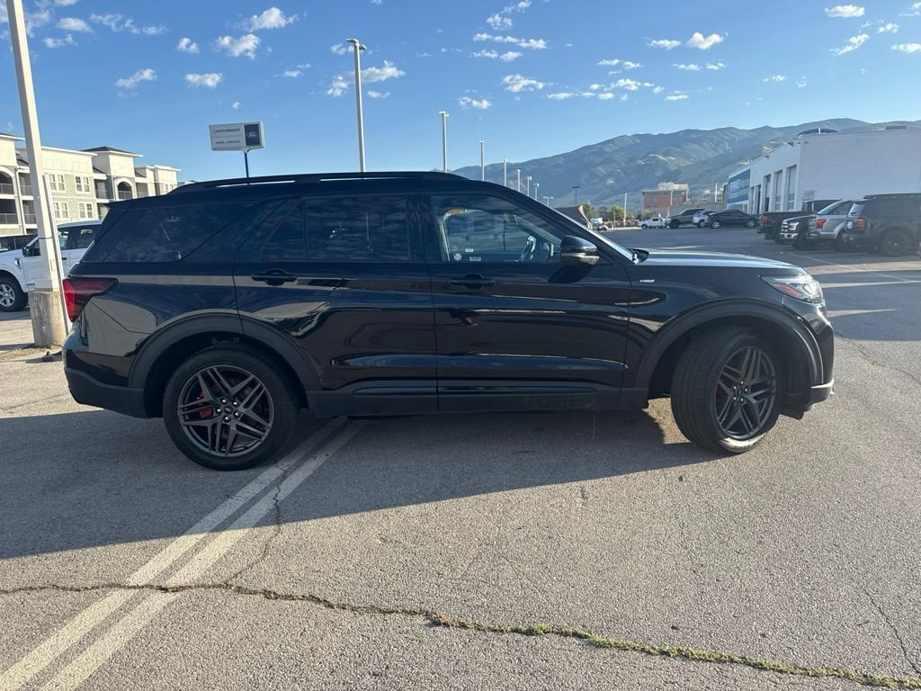 Used 2025 Black Metallic Ford ST-Line image 4