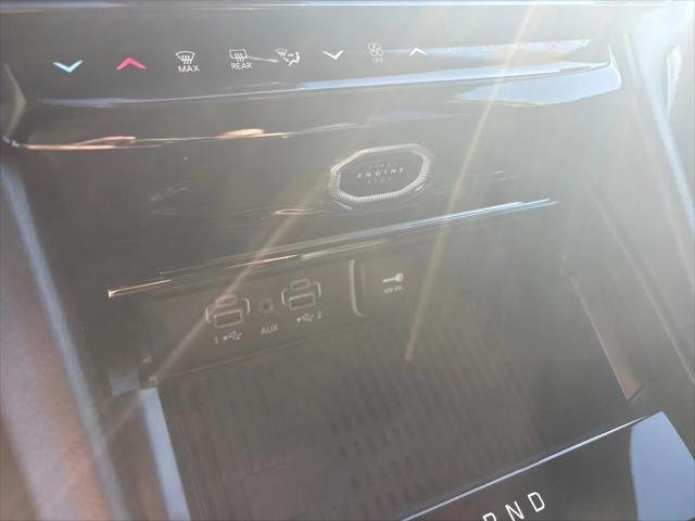 New 2026 Bright White Clear-Coat Exterior Paint Jeep Altitude image 26