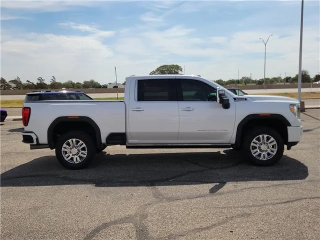 Used 2023 White Frost Tricoat GMC Denali 4x4 Crew Cab 6.75 ft. box 158.9 in. WB image 4