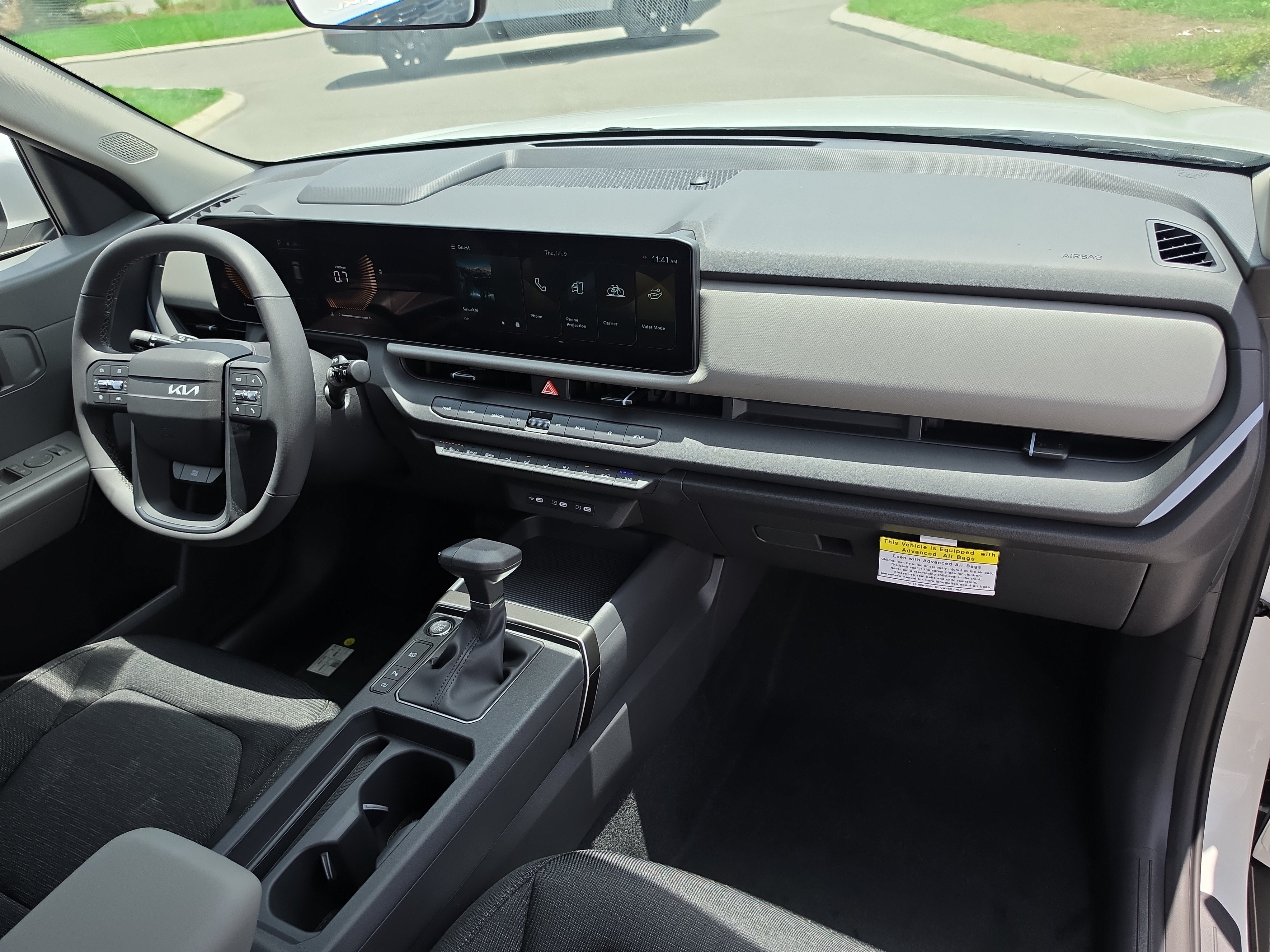 New 2027 Snow White Pearl Kia LX image 11