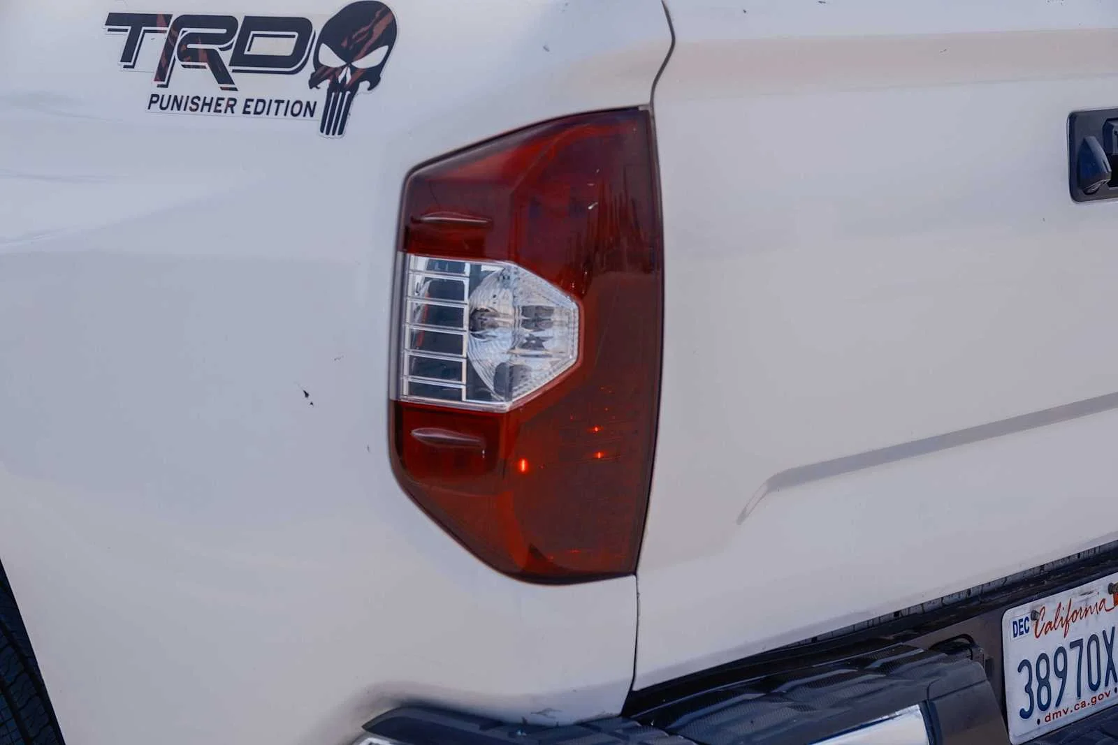 Used 2017 Super White Toyota SR5 image 7