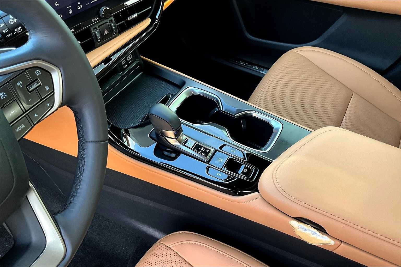 Used 2024 Grecian Water Lexus  image 16