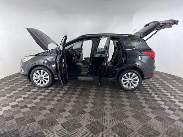 Used 2019 Black Ford SEL image 9