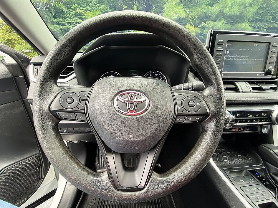 Used 2022 White Toyota XLE image 13