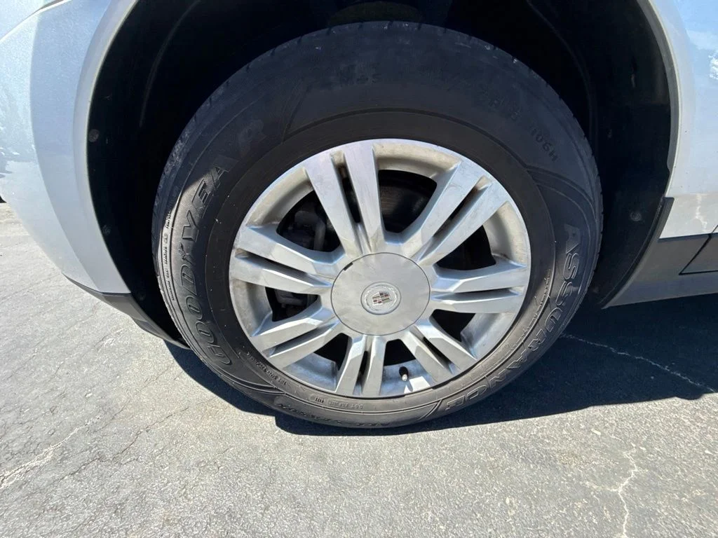 Used 2014 Silver Cadillac Base image 27
