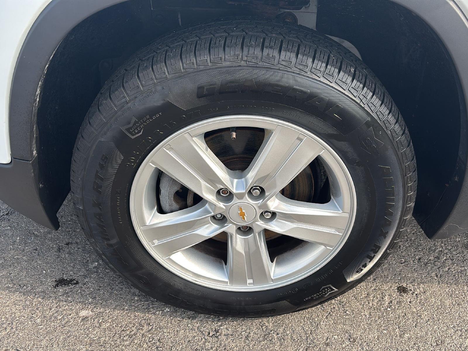 Used 2019 Summit White Chevrolet LT image 9