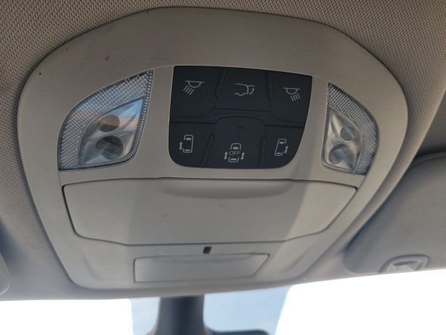 Used 2023 Black Chrysler Touring L image 9
