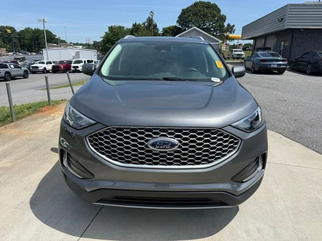 Used 2024 Gray Ford SEL image 3