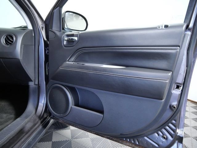 Used 2015 Gray Jeep Latitude image 8