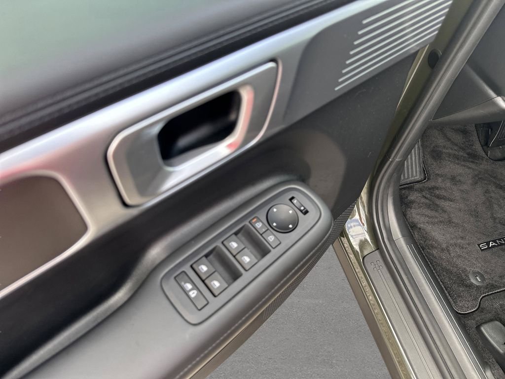 Used 2025 Rockwood Green Hyundai SEL image 18
