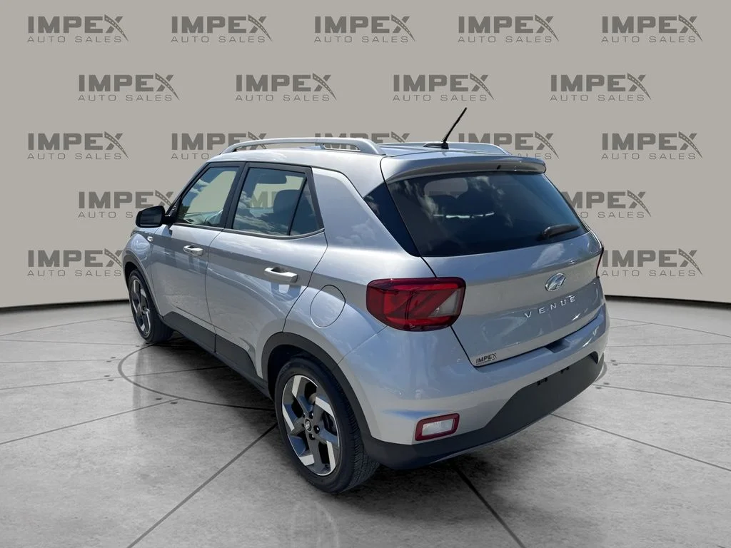 Used 2025 Silver Hyundai SEL image 3