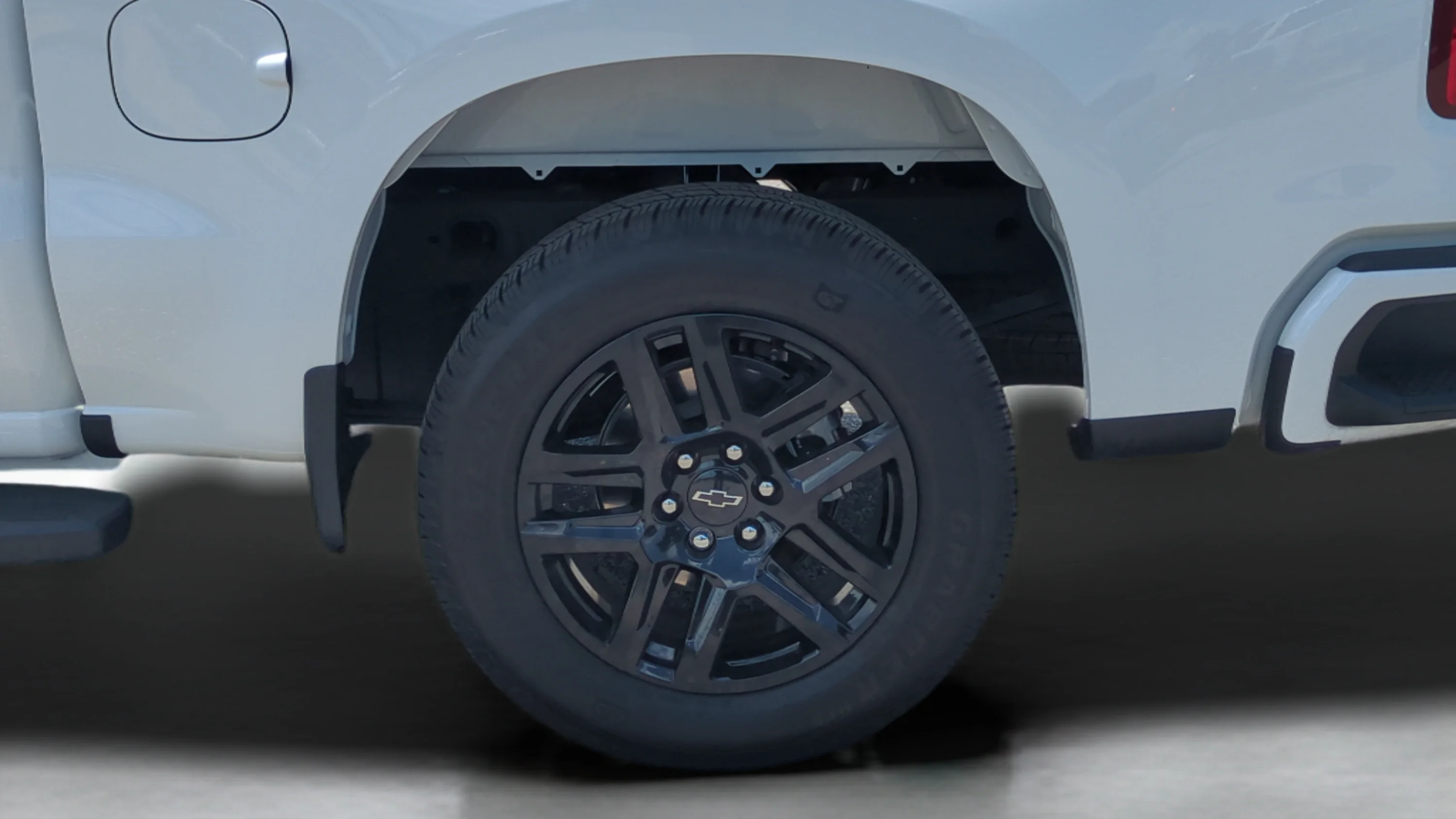 Used 2025 Summit White Chevrolet RST image 26