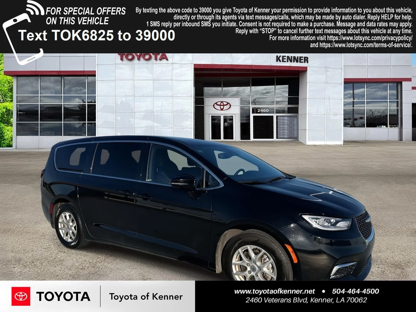 2025 Chrysler Pacifica Select's photo