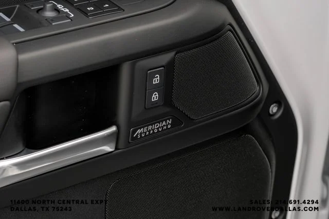 New 2026 Fuji White Land Rover X-Dynamic SE image 46