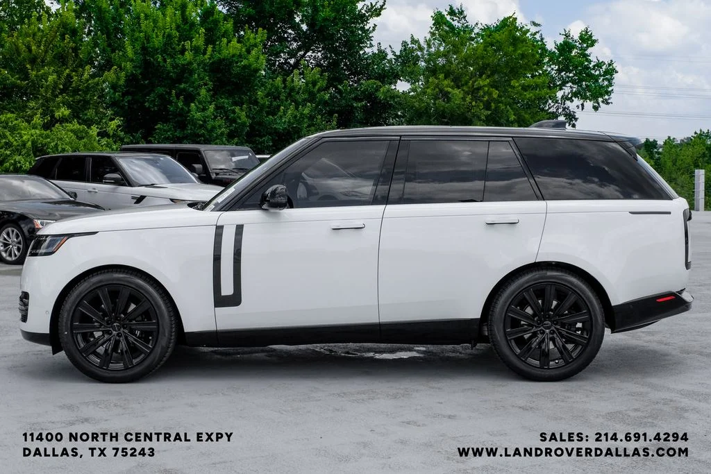 New 2026 Fuji White Land Rover SE image 13