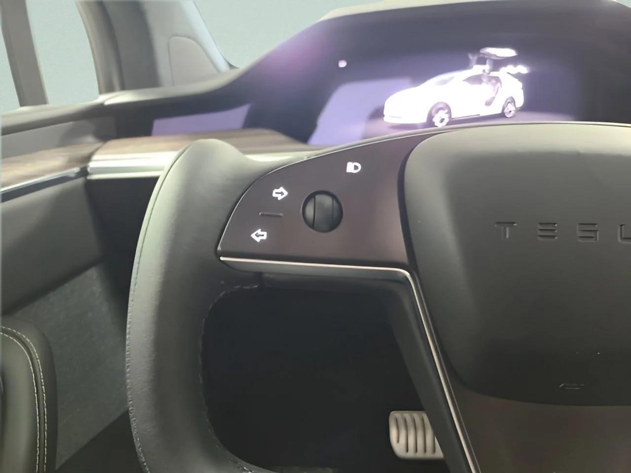 Used 2023 Pearl White Multi-Coat Tesla Standard Range image 24