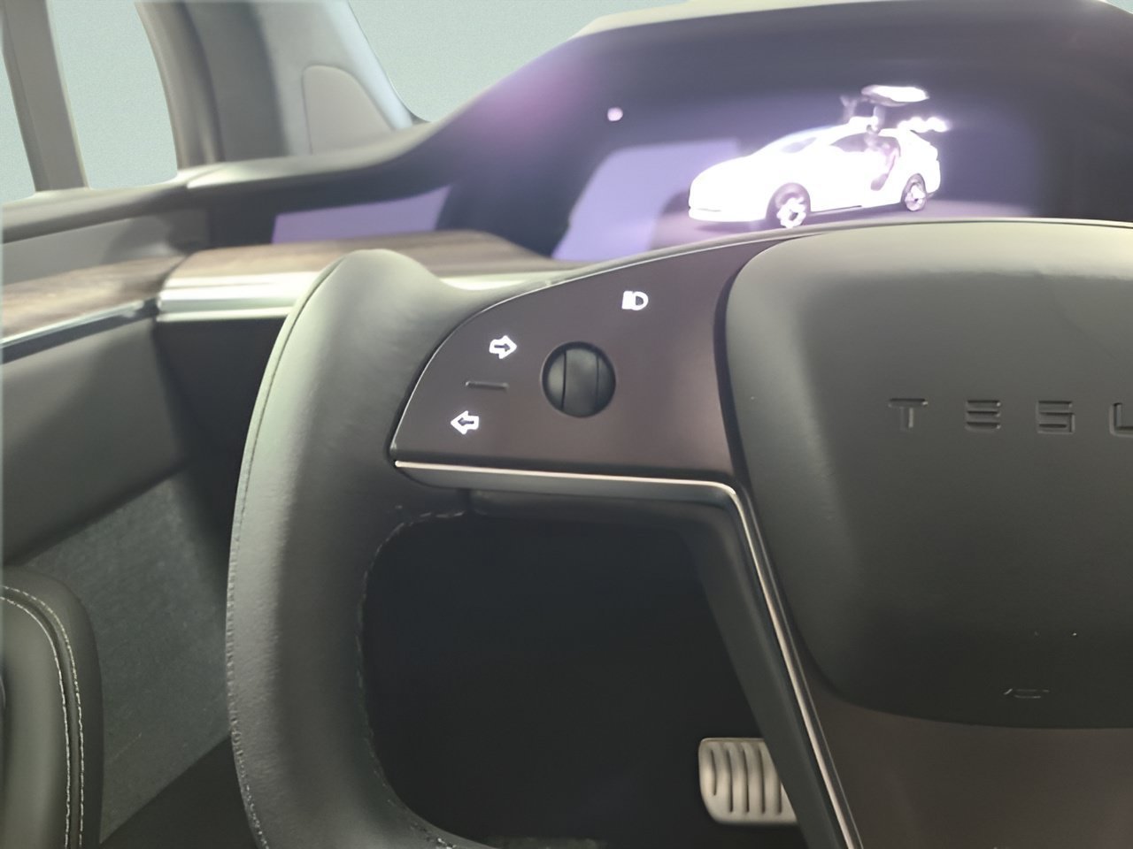2023 Tesla Model X Long Range - Photo 24