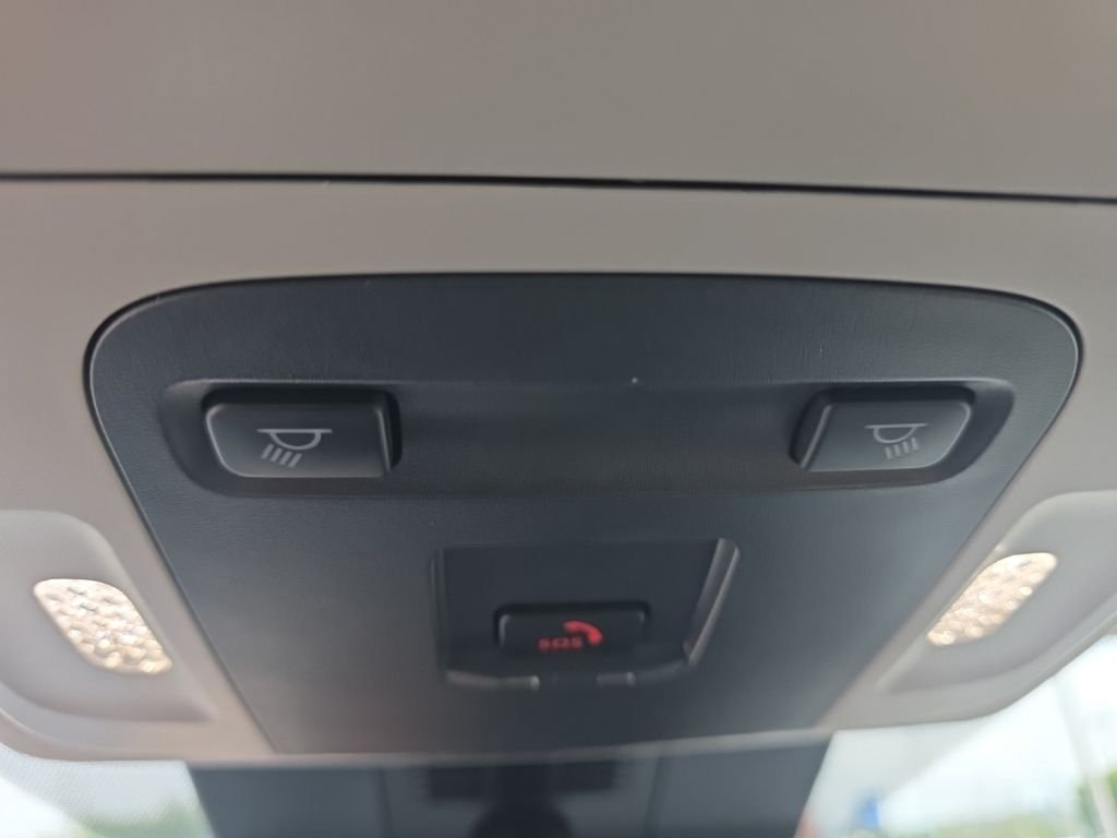 Certified Used 2025  Toyota LE image 23