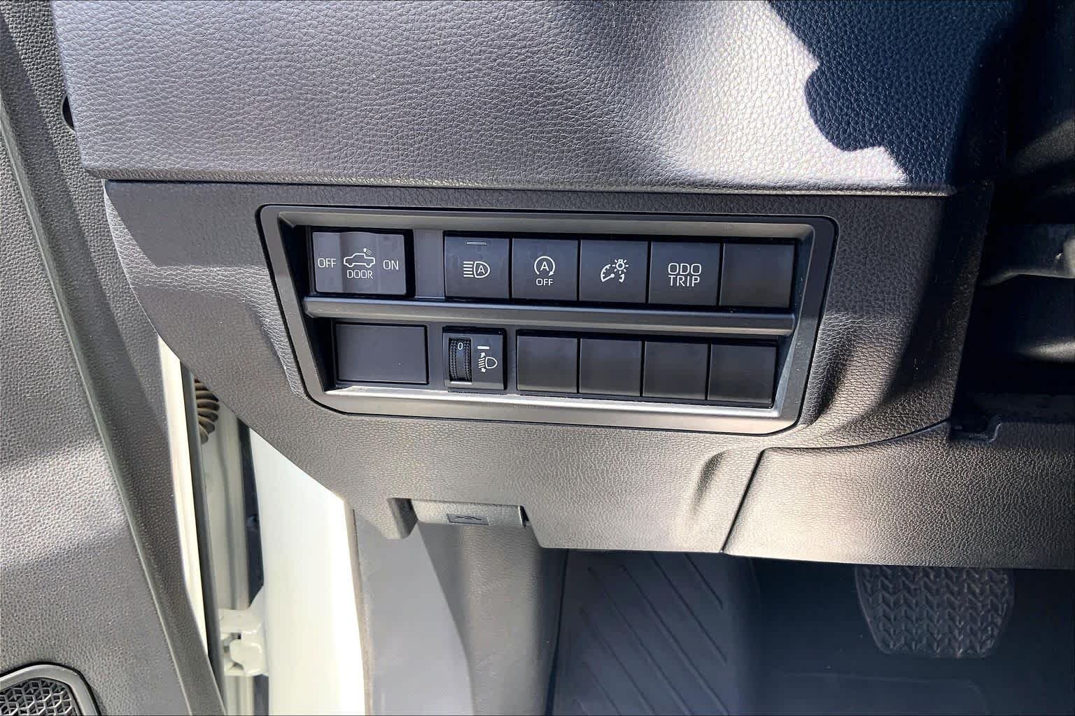 Used 2023 Ice Cap Toyota SR5 image 36