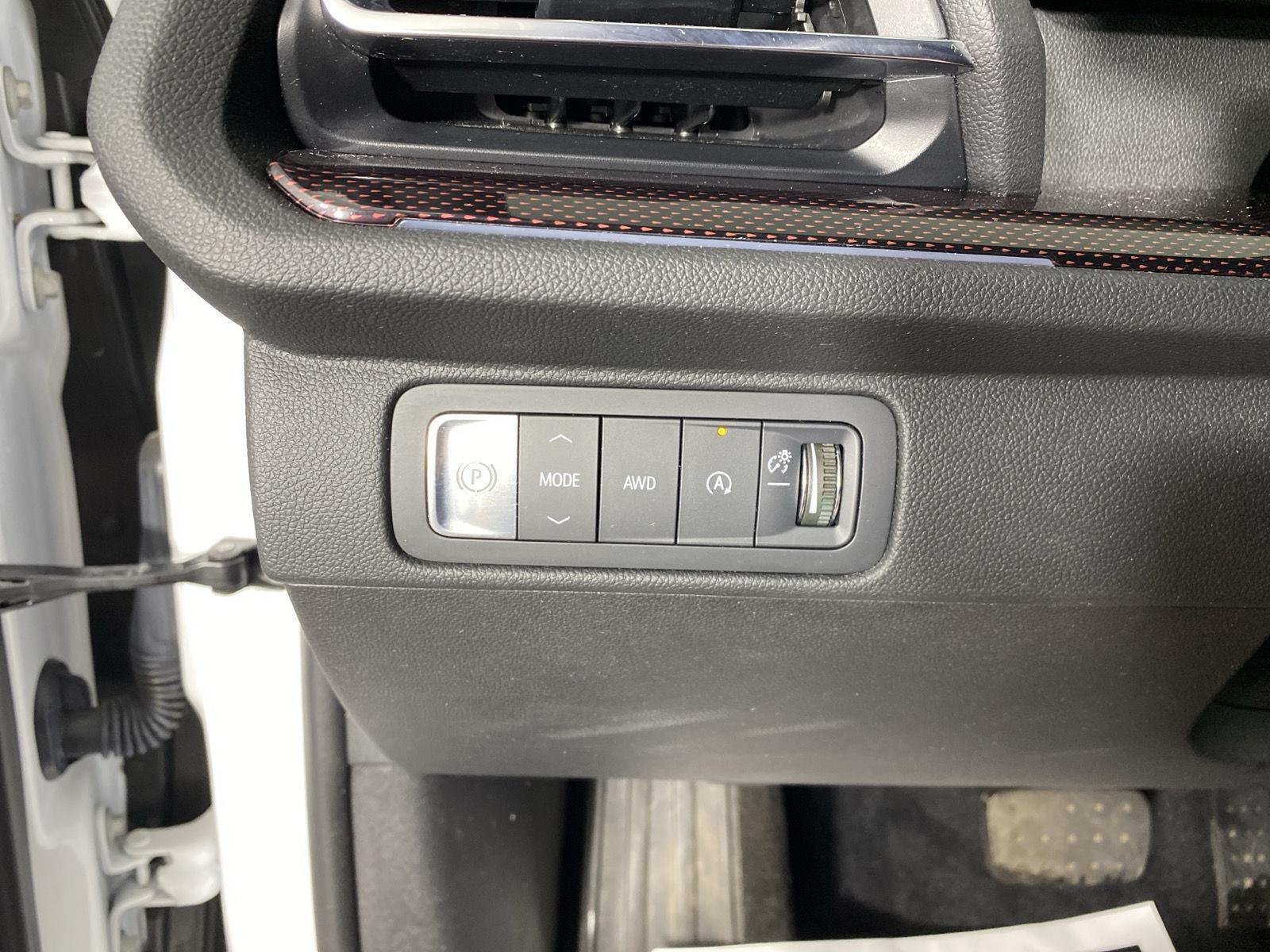 Used 2024 Summit White Chevrolet AWD Z71 image 28