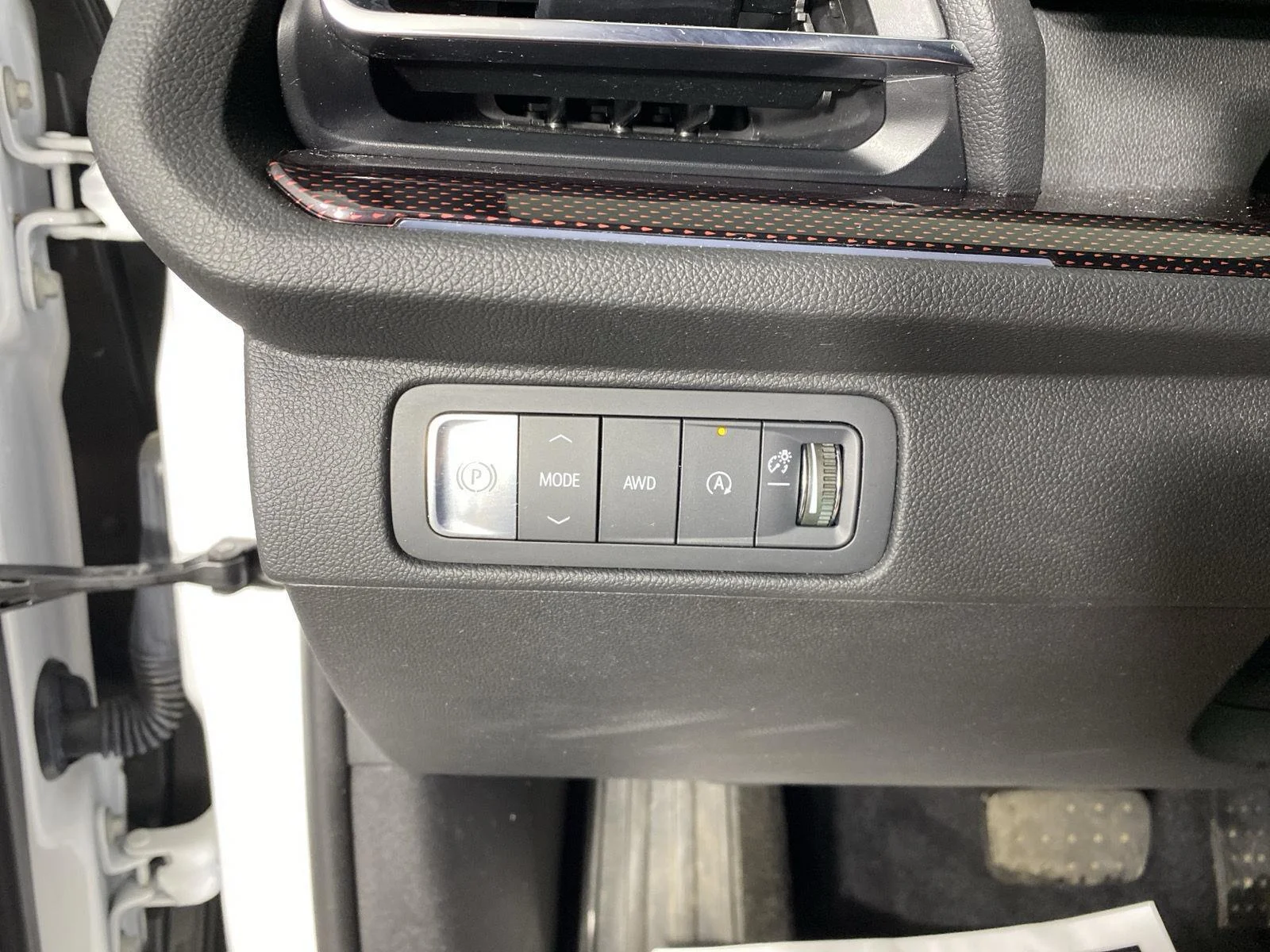 Used 2024 Summit White Chevrolet AWD Z71 image 28