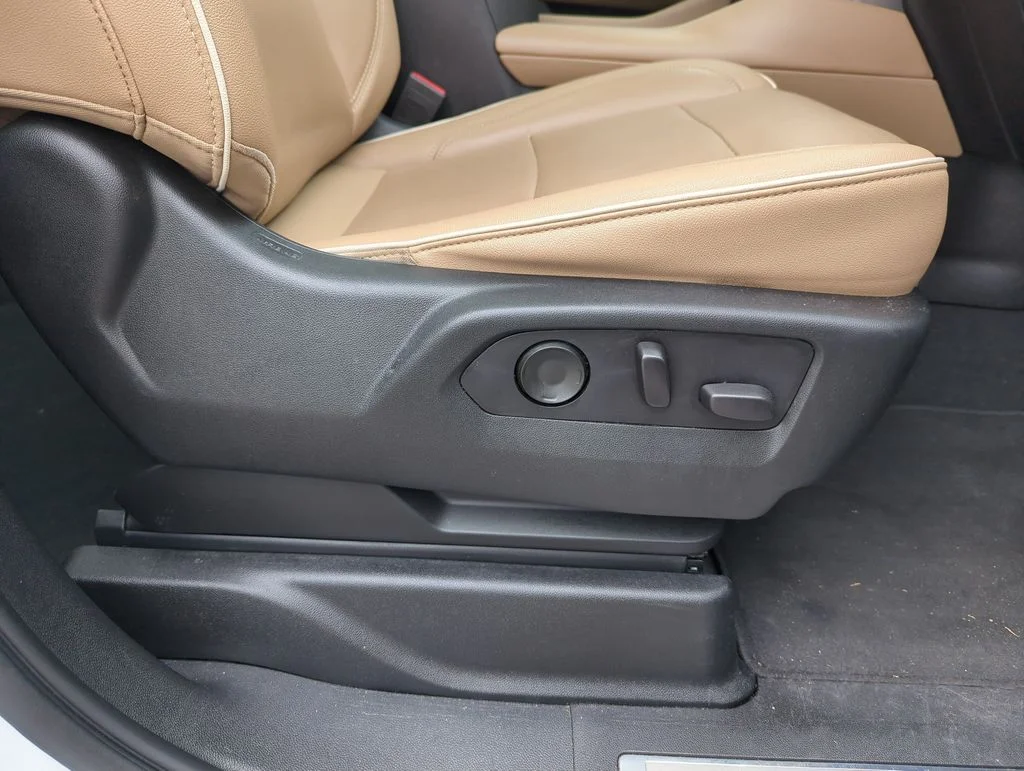 Used 2021 White Chevrolet Premier image 41