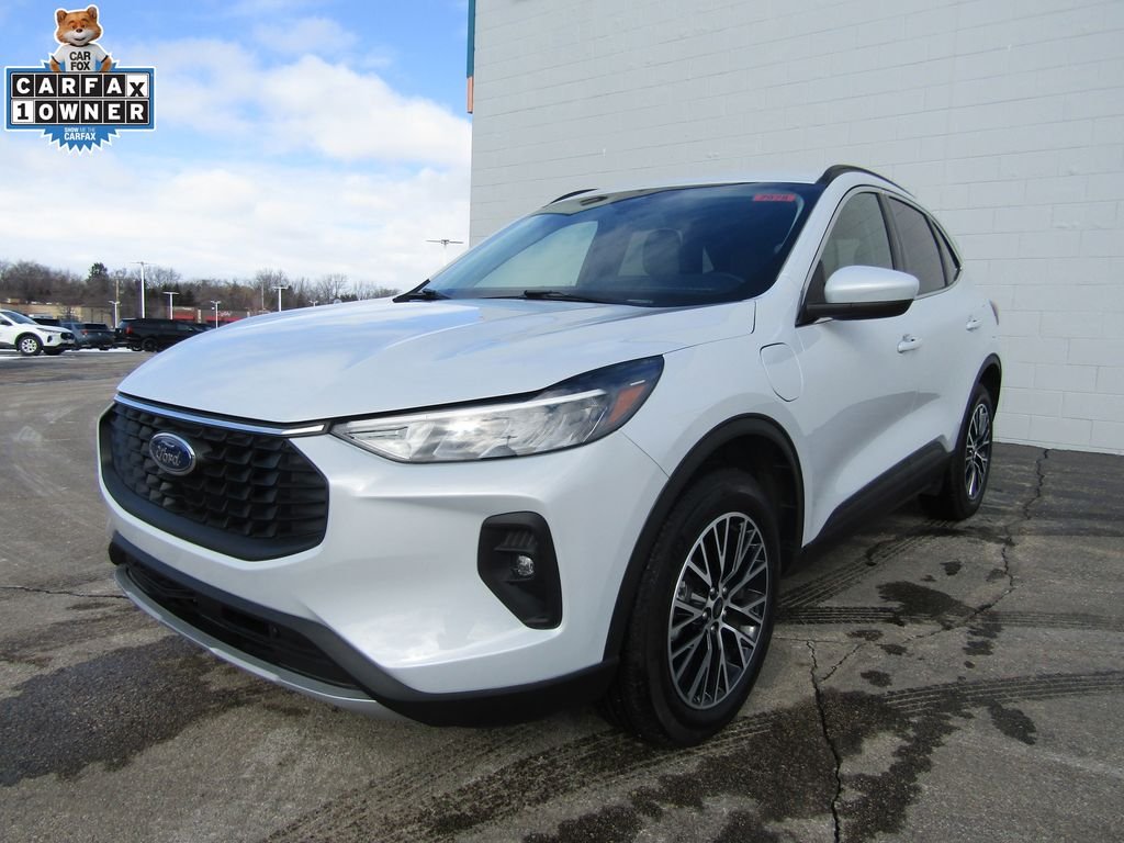 Used 2025 Ford Escape Plug-in hybrid PHEV with VIN 1FMCU0E17SUA08493 for sale in Racine, WI