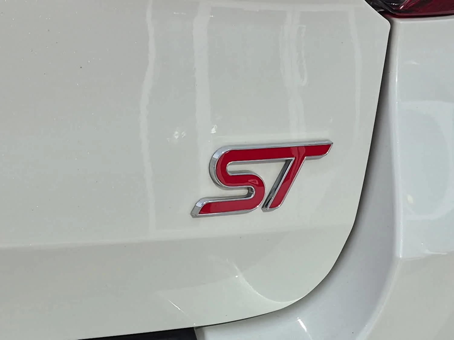 Used 2022 Star White Metallic Tri-Coat Ford ST image 23